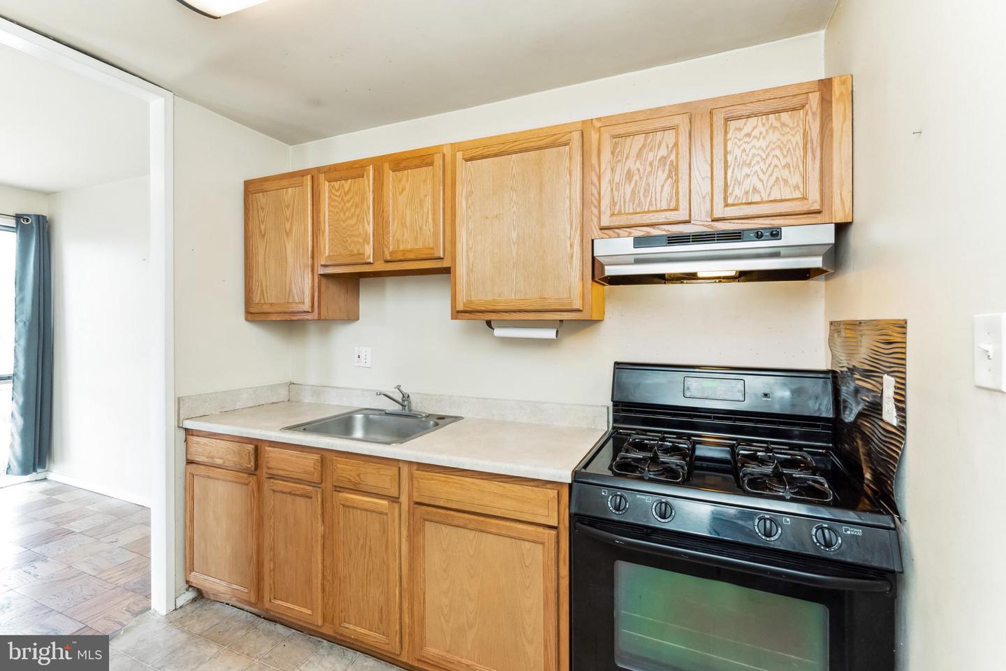 7208 Donnell Pl #d Property Photo 15
