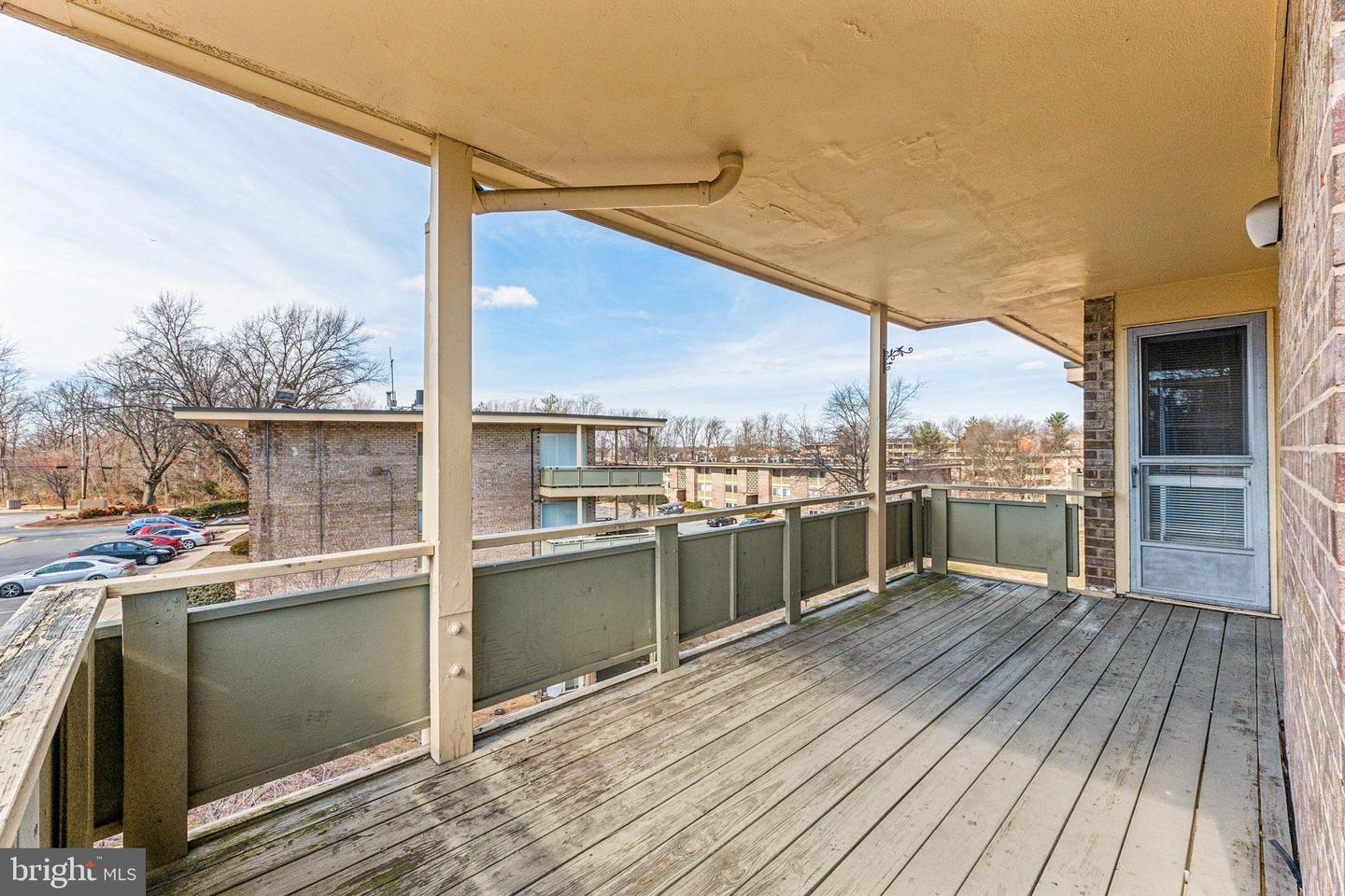 7208 Donnell Pl #d Property Photo 24