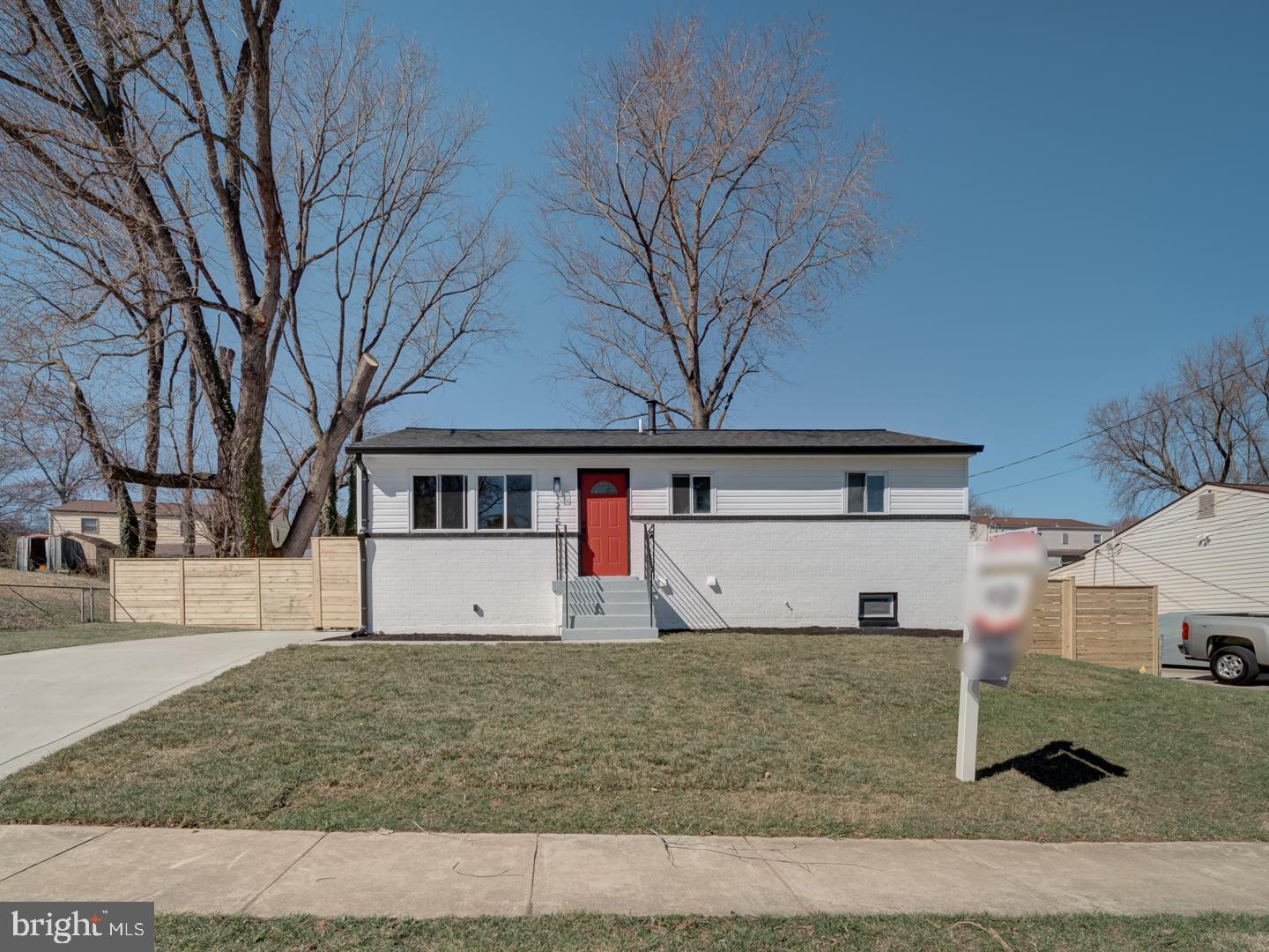 1215 Eastwood Dr Property Photo