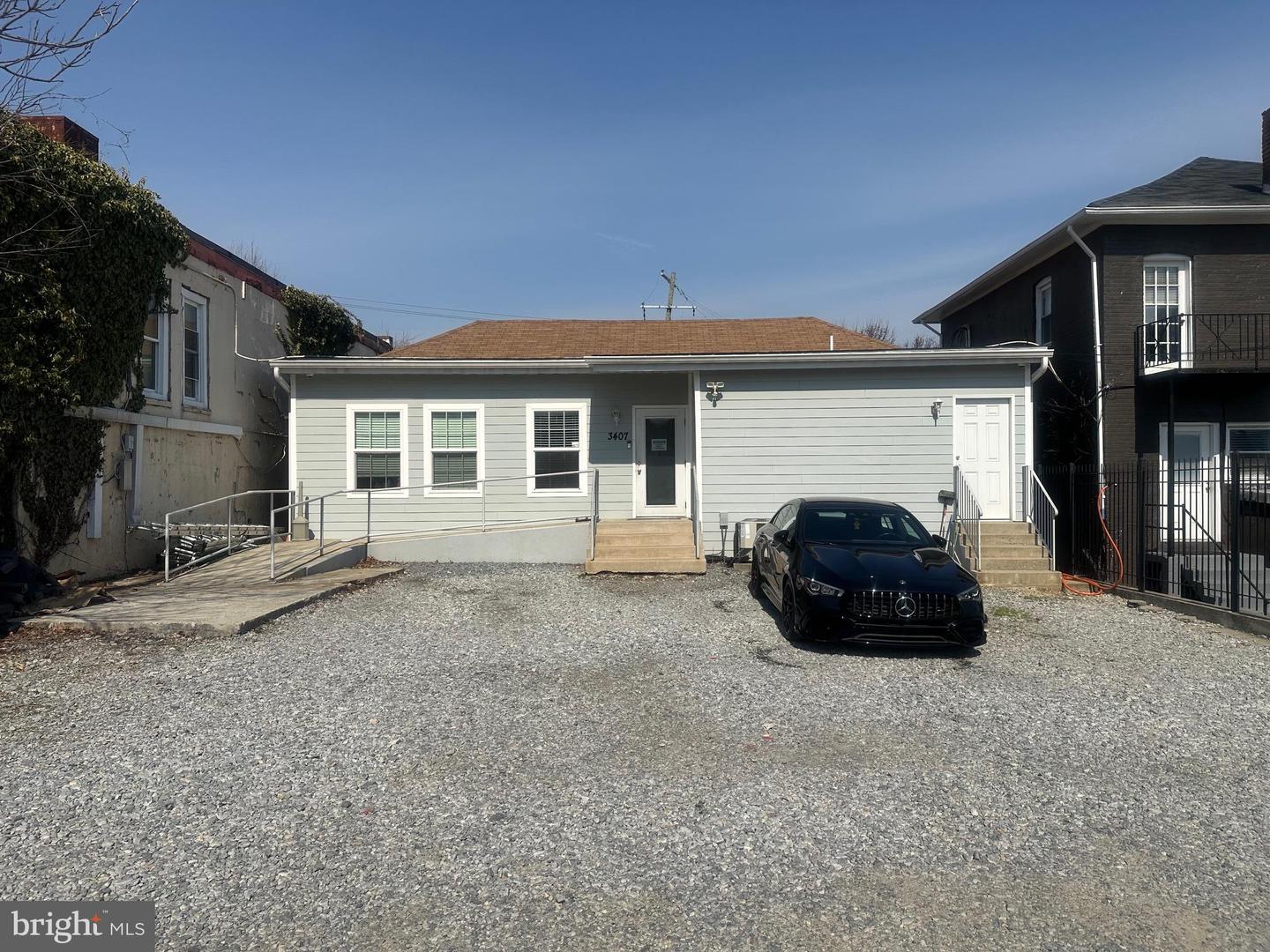 3407 Perry St Property Photo 14