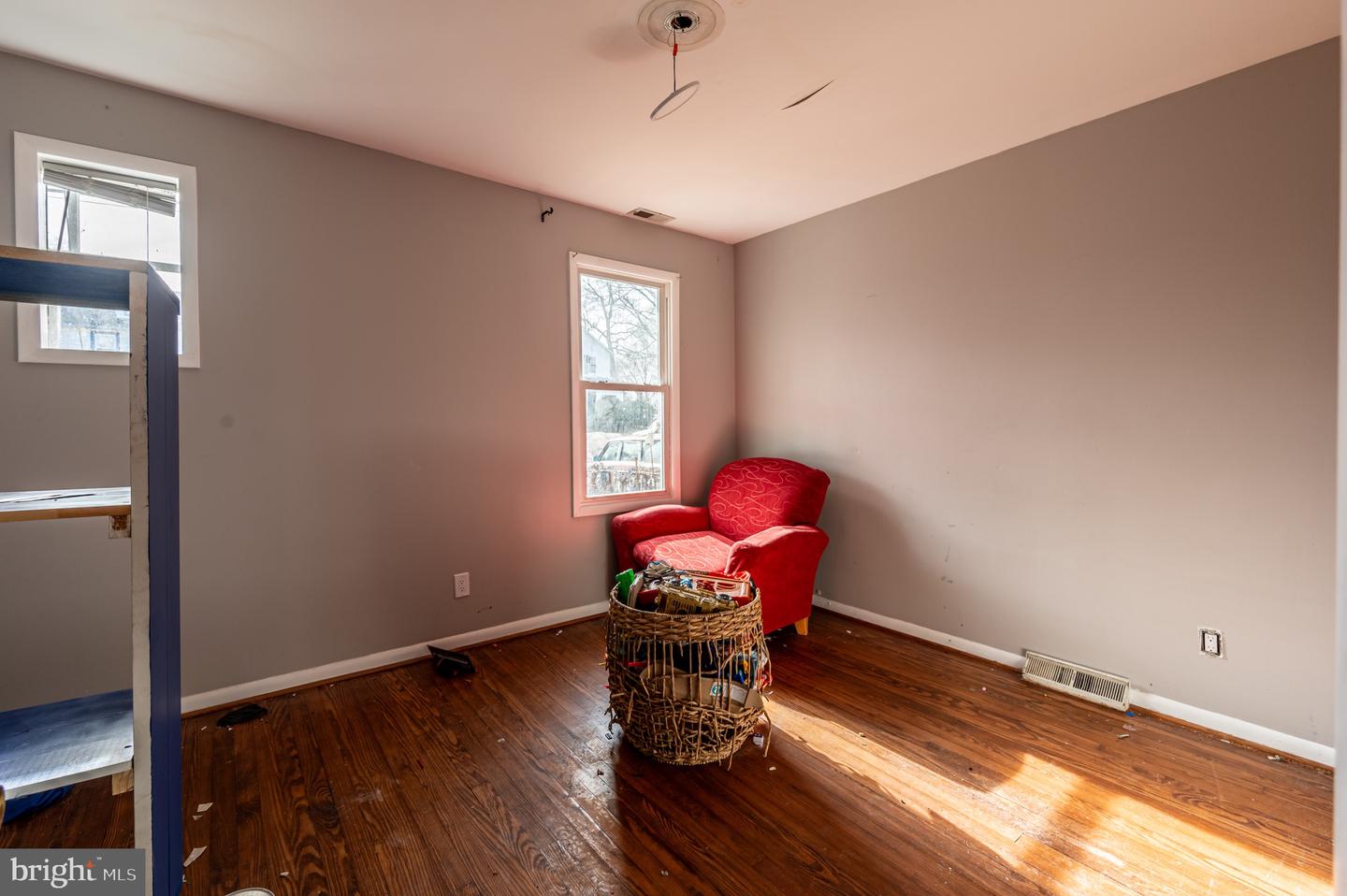 3812 Nicholson St Property Photo 5