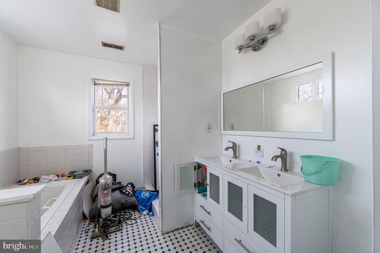 3812 Nicholson St Property Photo 16