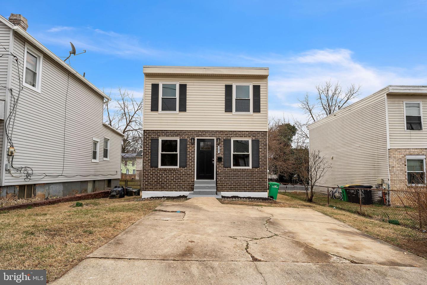 5807 Crown St Property Photo