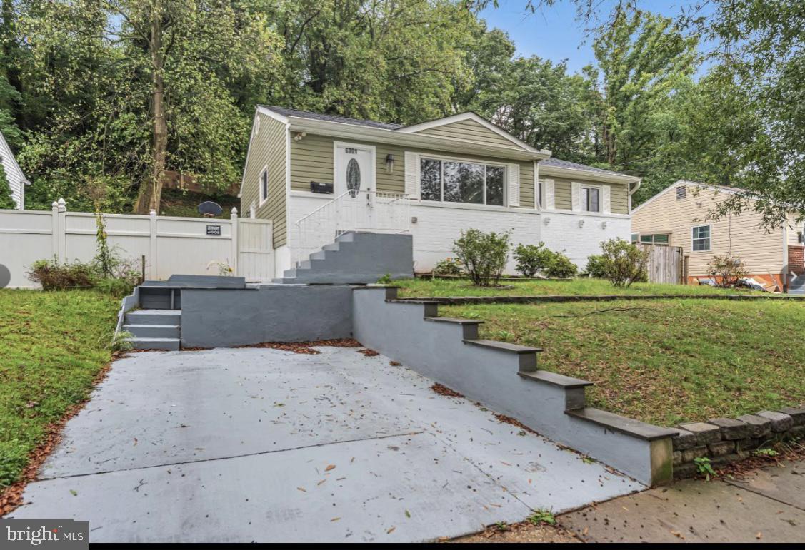 6701 Furman Pkwy Property Photo 1