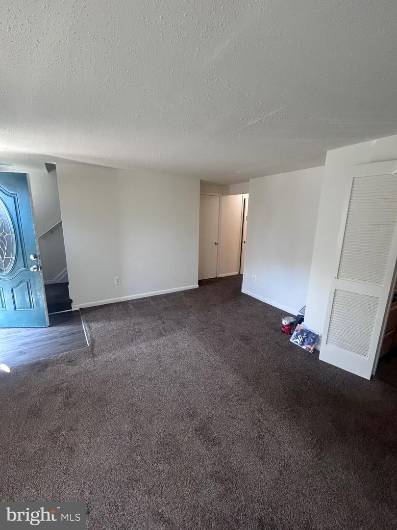 1734 Dutch Village Dr #n-370 Property Photo 5