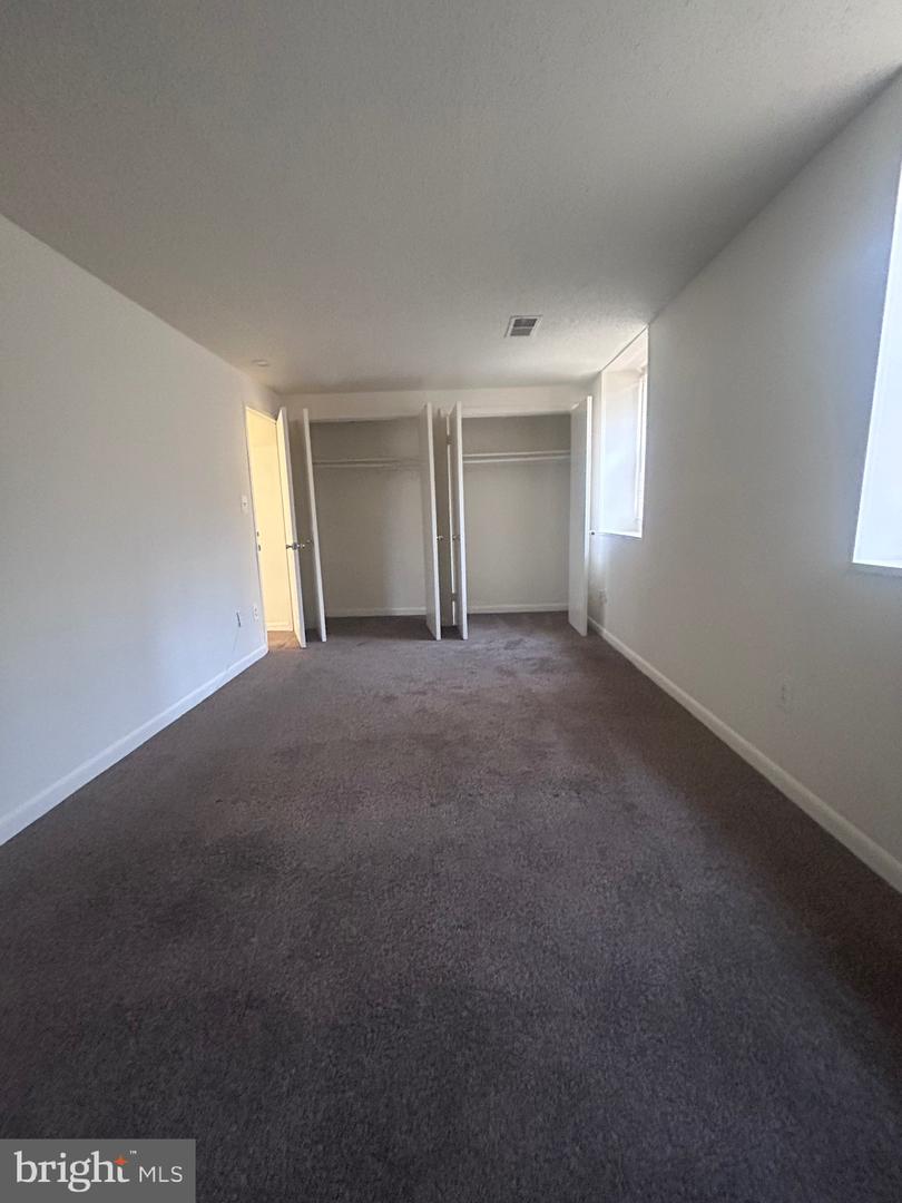 1734 Dutch Village Dr #n-370 Property Photo 9