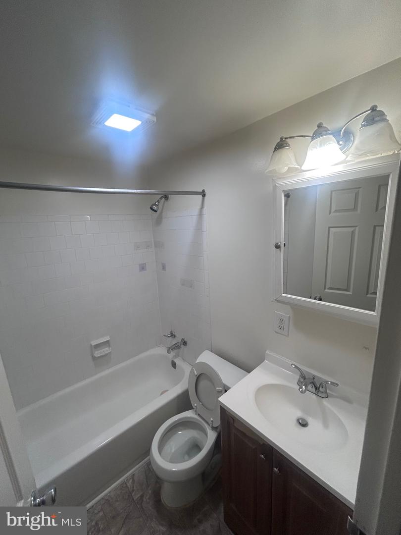 1734 Dutch Village Dr #n-370 Property Photo 10
