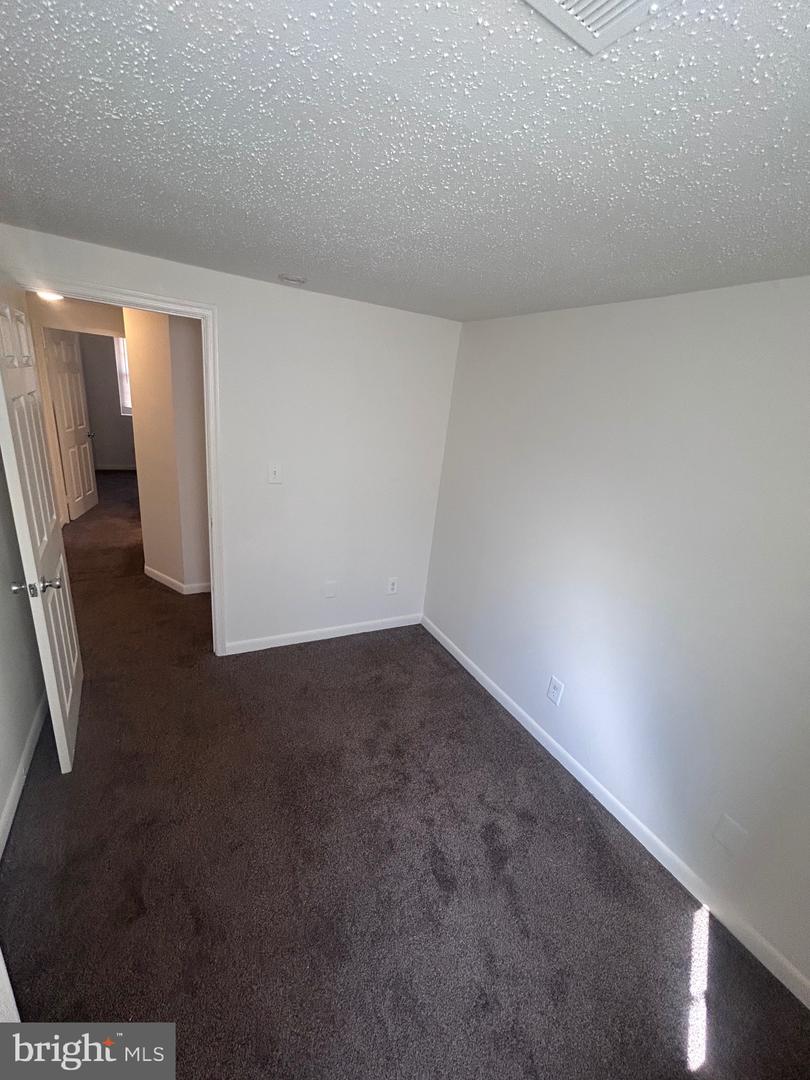 1734 Dutch Village Dr #n-370 Property Photo 13