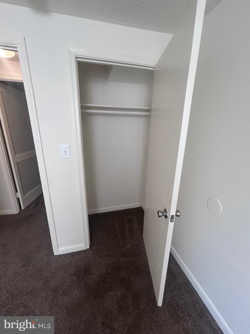 1734 Dutch Village Dr #n-370 Property Photo 17