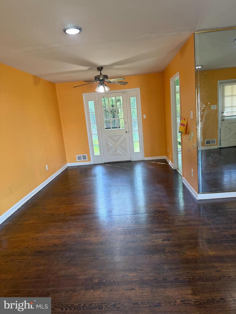 3901 Canterbury Way Property Photo 5