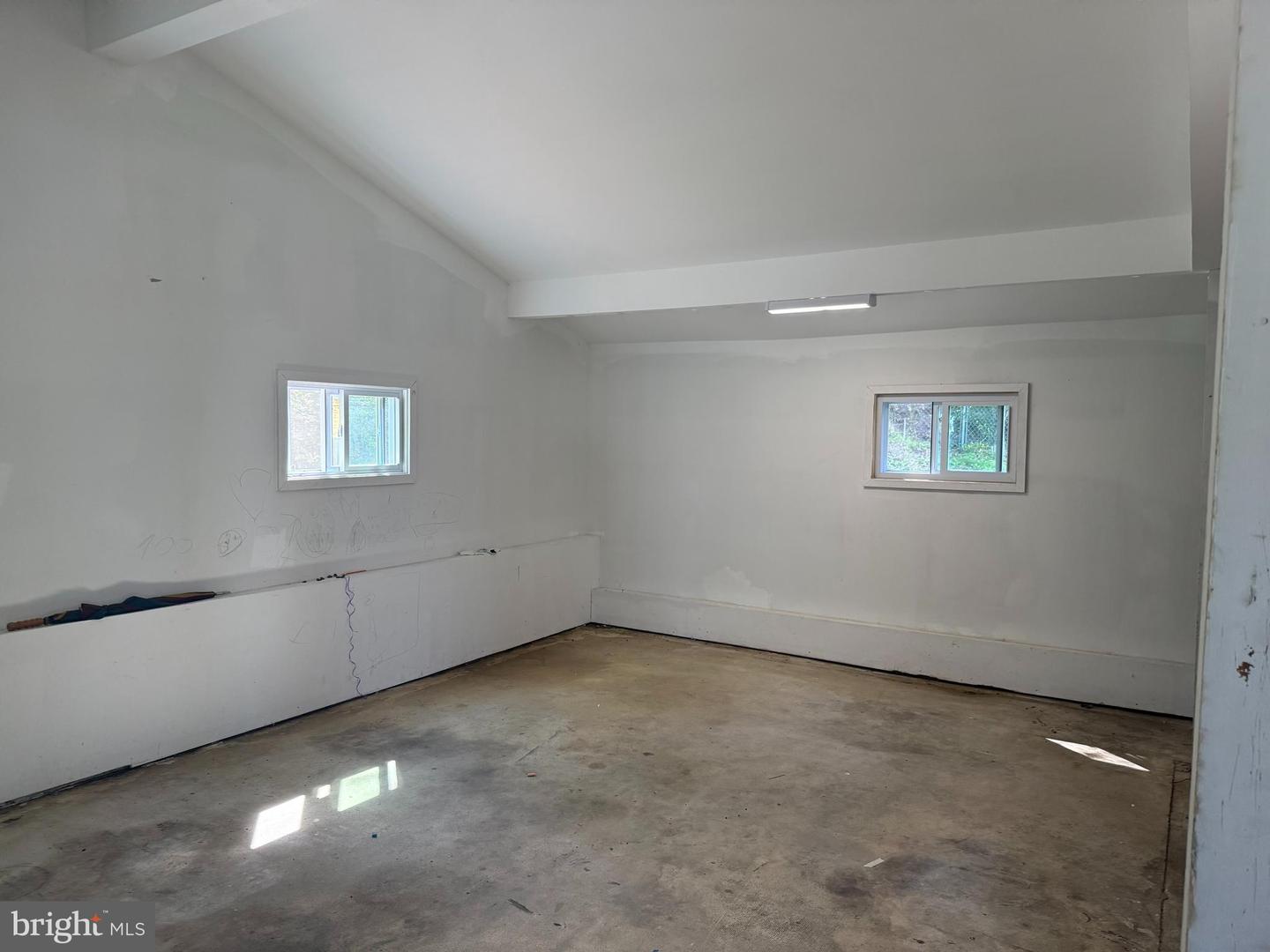 3901 Canterbury Way Property Photo 6