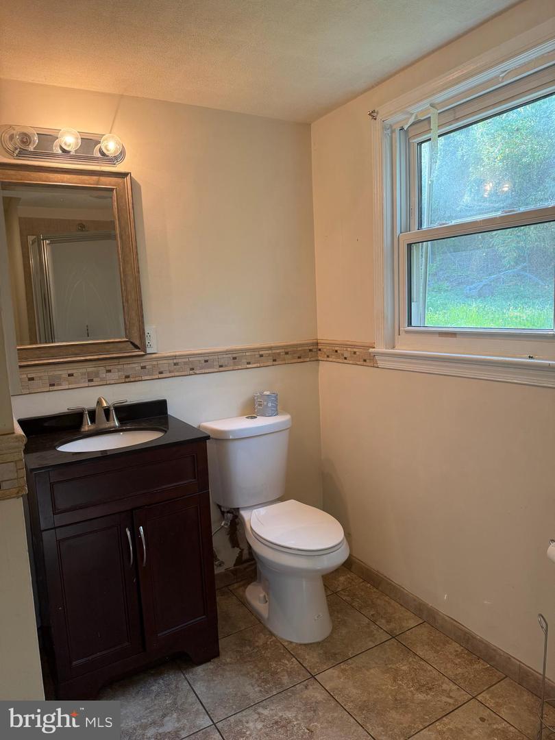 3901 Canterbury Way Property Photo 18
