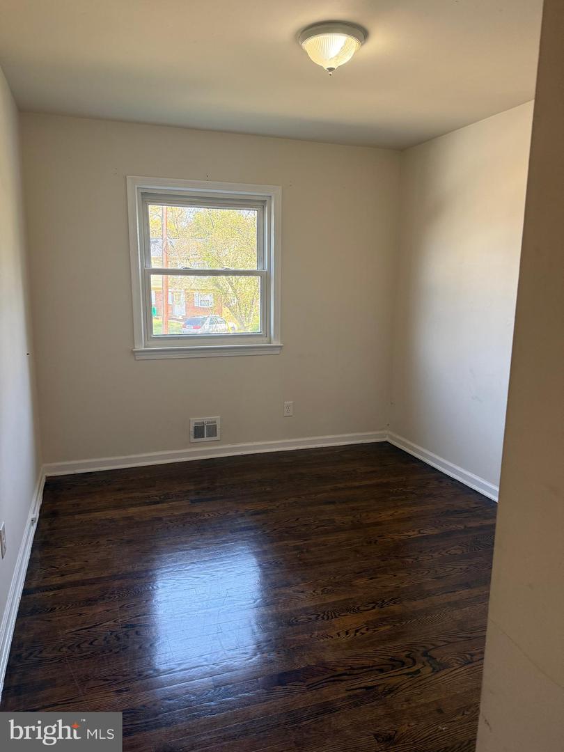 3901 Canterbury Way Property Photo 25