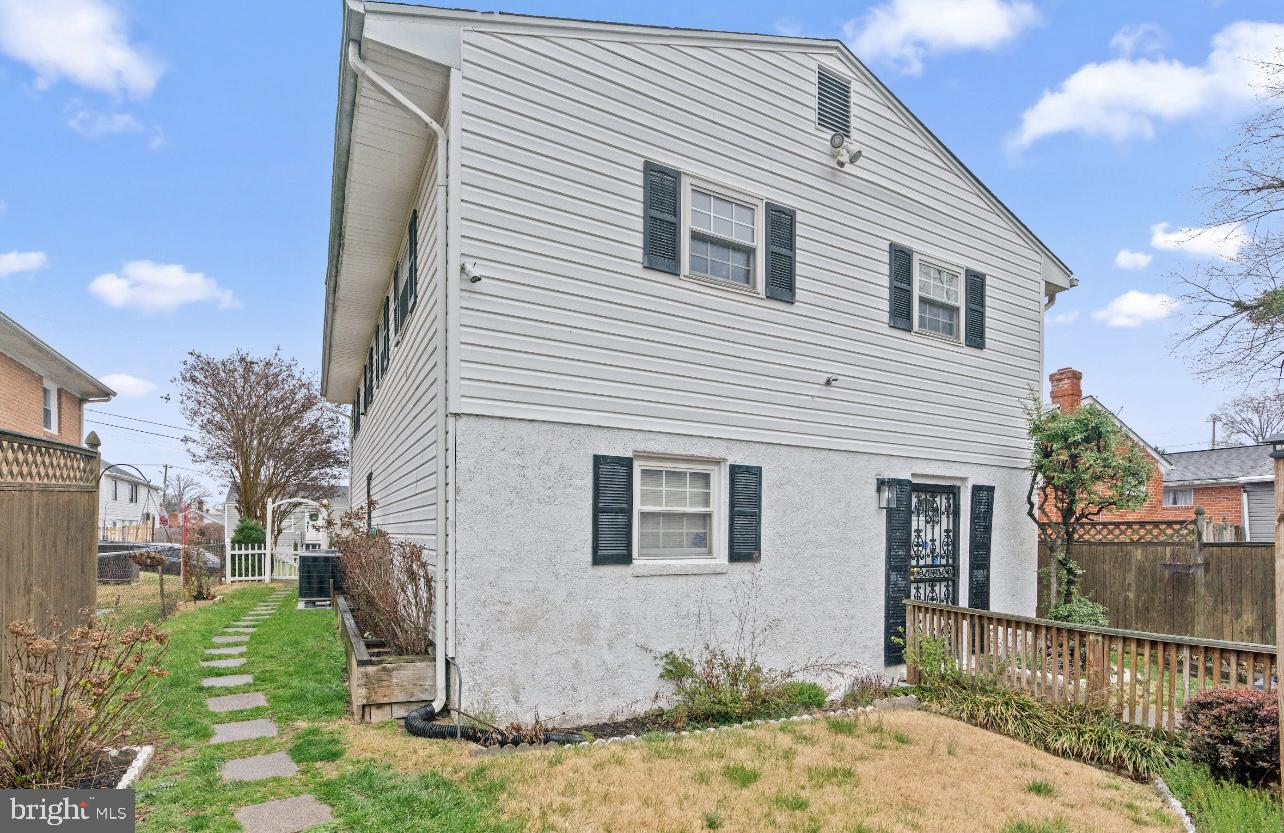 4103 WILL ST Property Photo 1