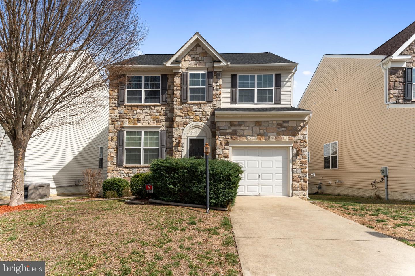 15622 Gilpin Mews Ln Property Photo