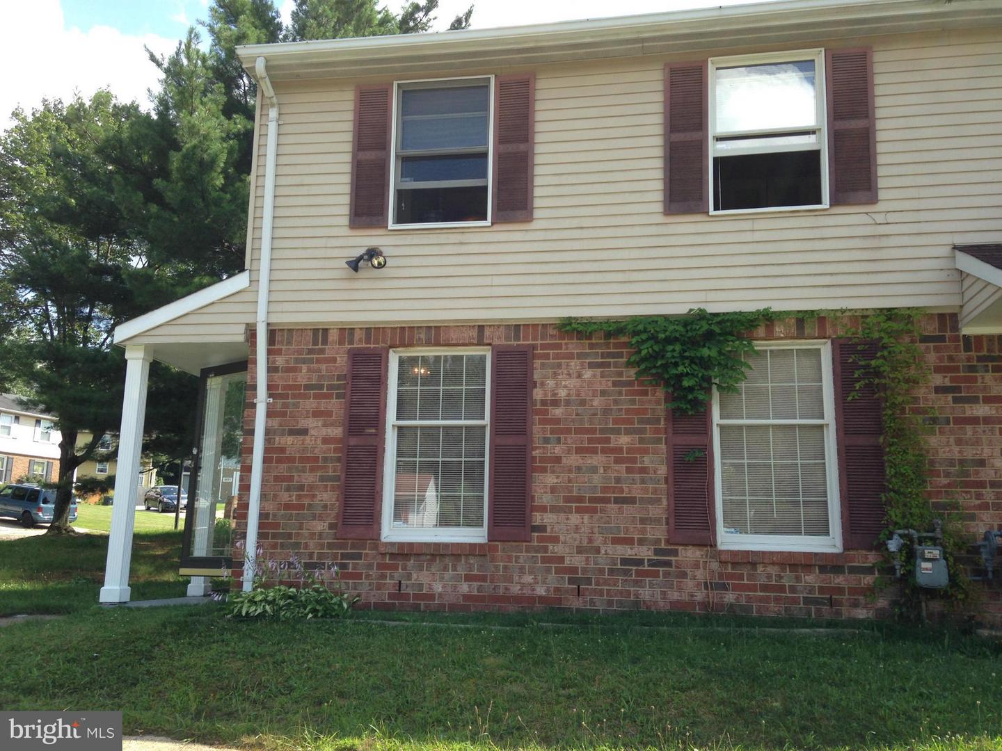 8840 East Grv Property Photo 1