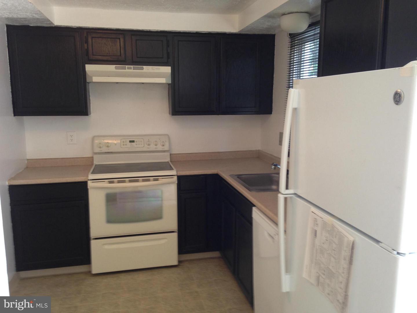 8840 East Grv Property Photo 7