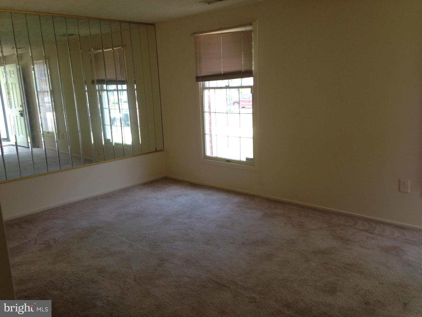 8840 East Grv Property Photo 14