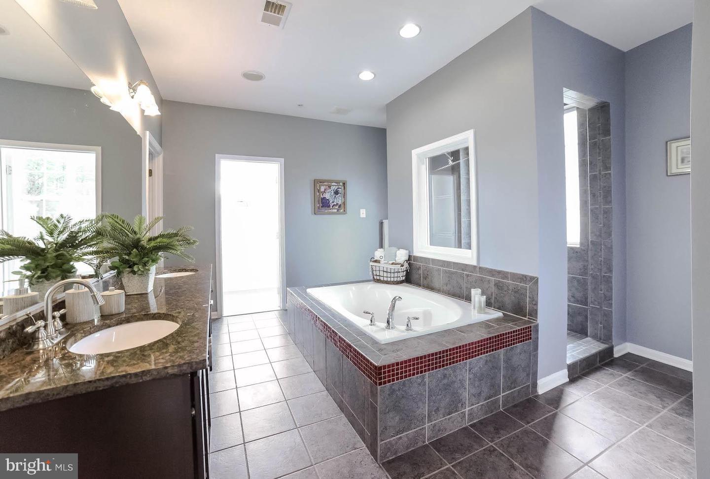 7203 Purple Ash Ct Property Photo 16