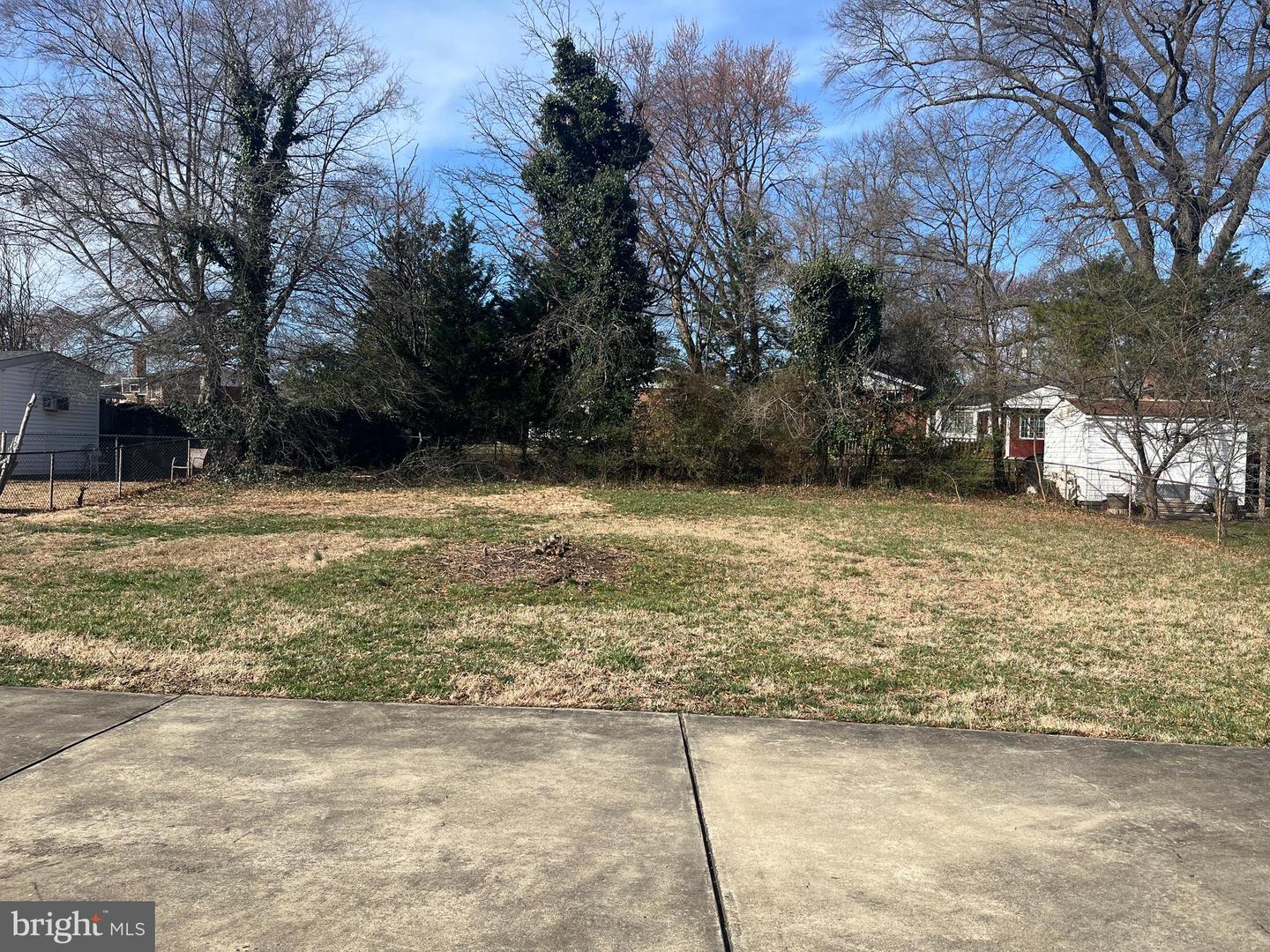 7104 Adelphi Rd Property Photo 5