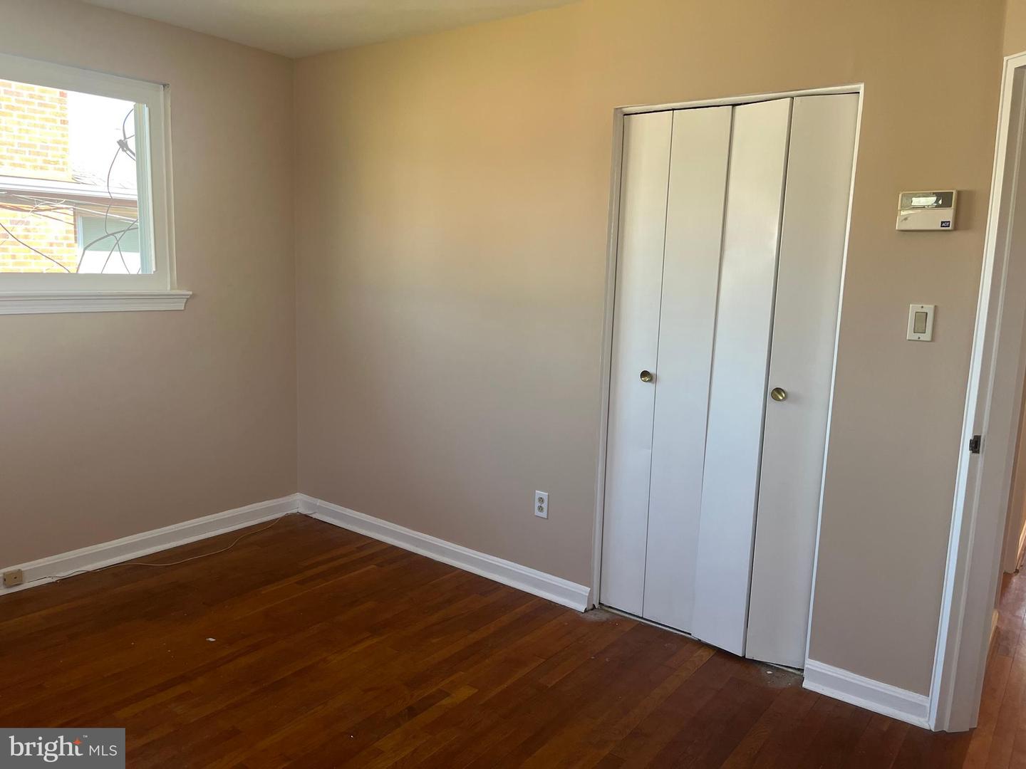 7104 Adelphi Rd Property Photo 14