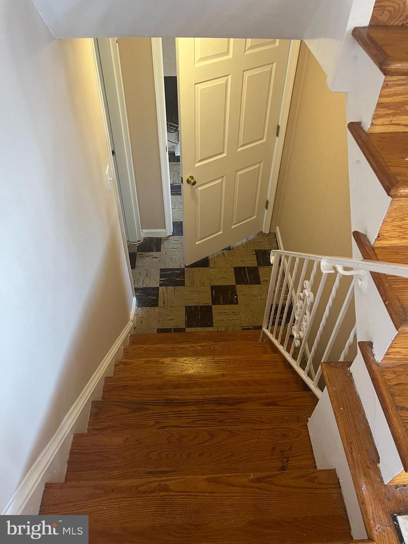 7104 Adelphi Rd Property Photo 17