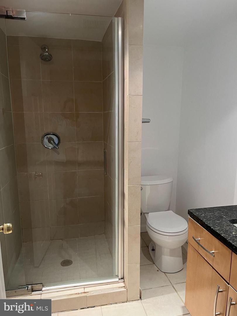7104 Adelphi Rd Property Photo 21