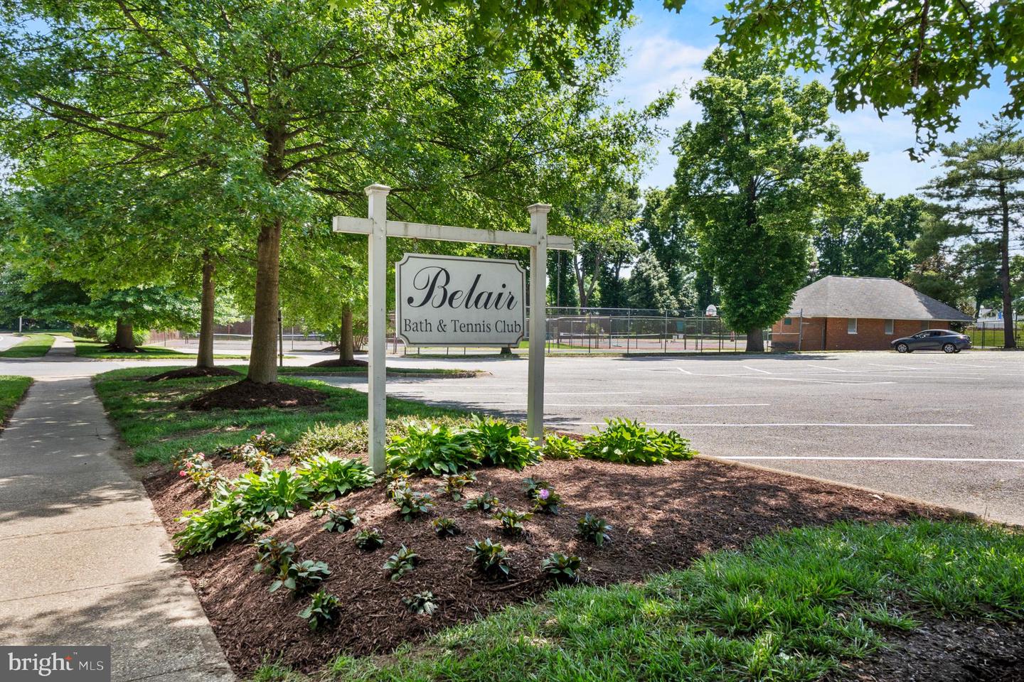 3413 Saint Robin Ln Property Photo 44