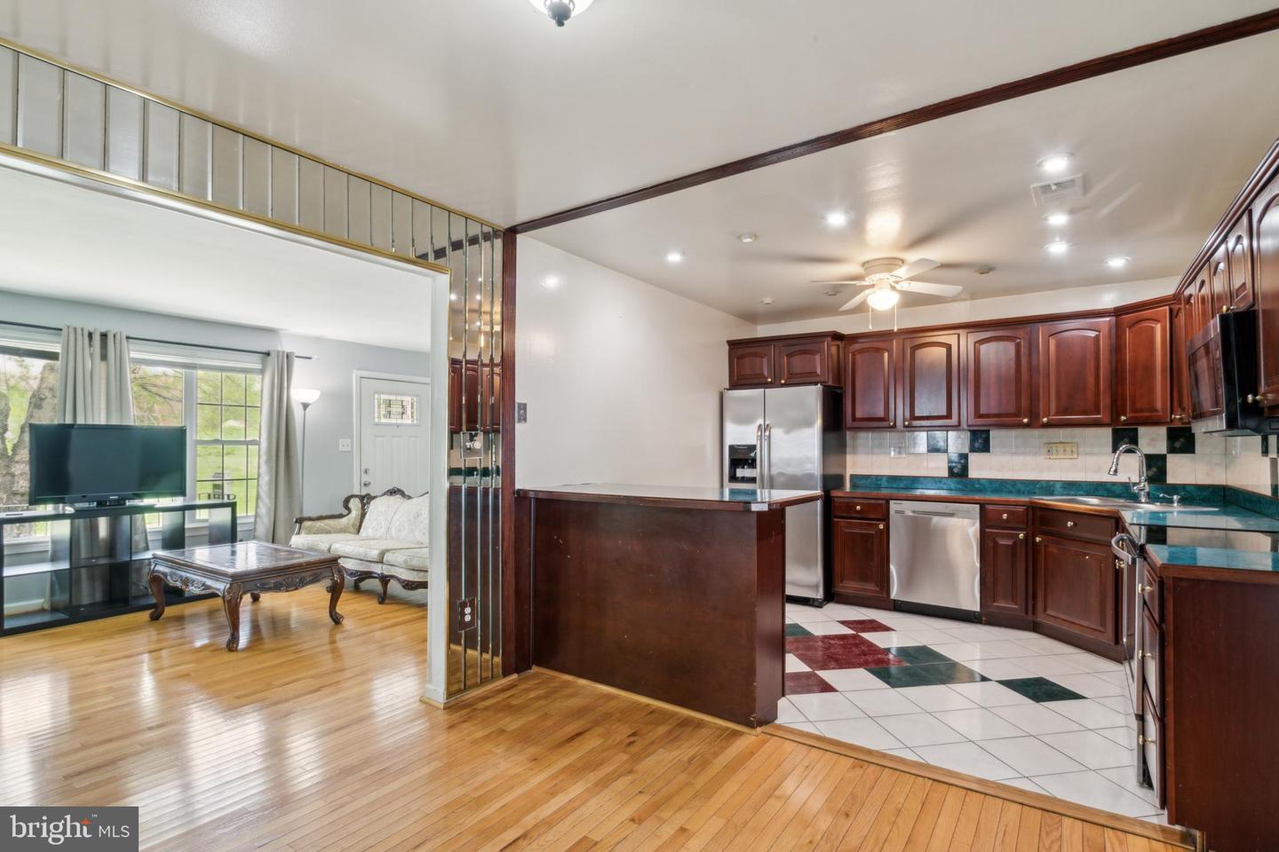 610 Millwoof Dr Property Photo 11