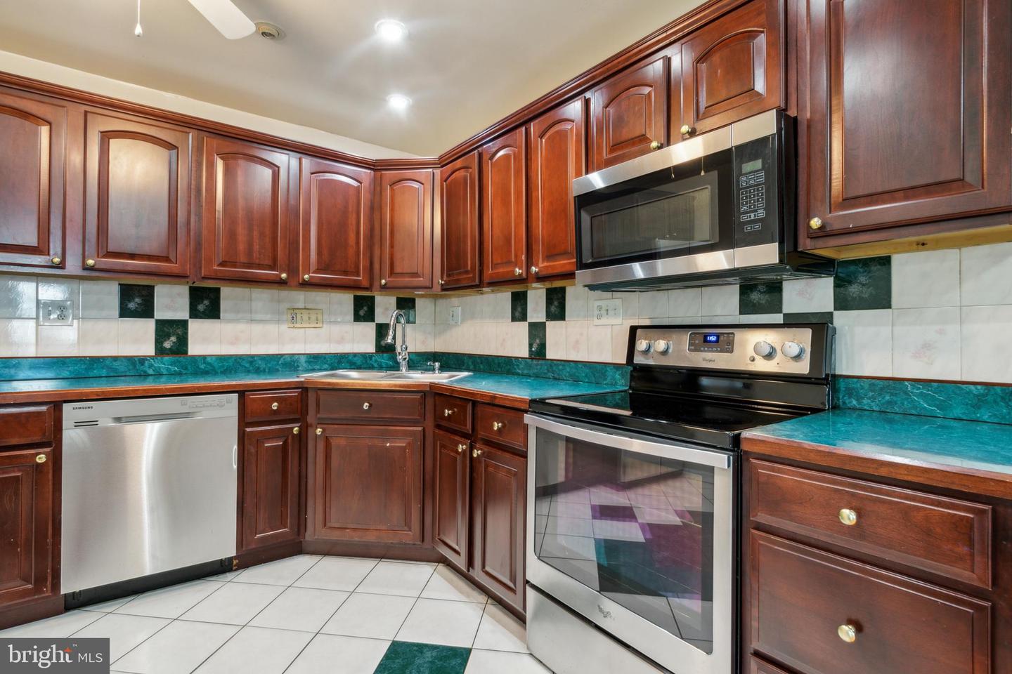 610 Millwoof Dr Property Photo 13