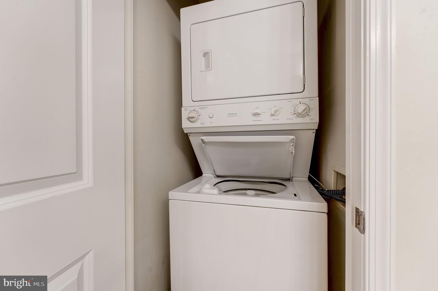 155 Potomac #710 Property Photo 22