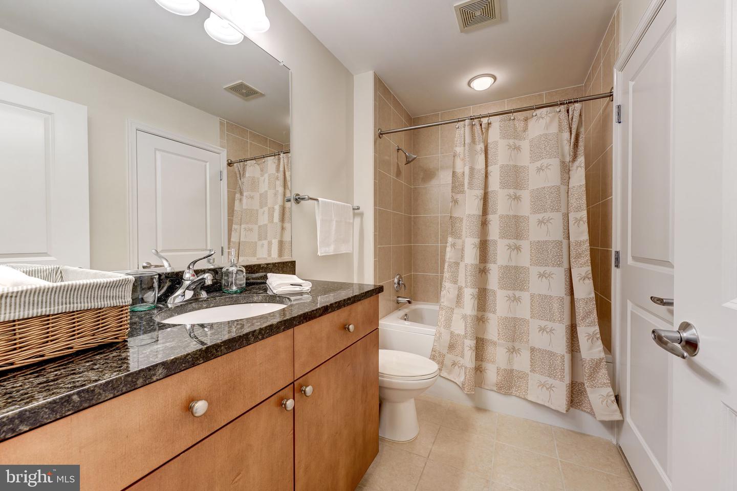 155 Potomac #710 Property Photo 24