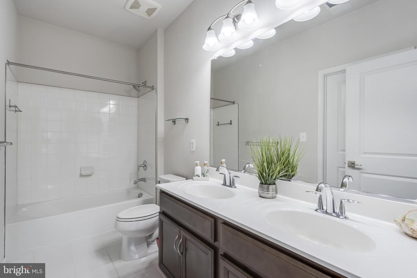 4702 Thoroughbred Dr Property Photo 28
