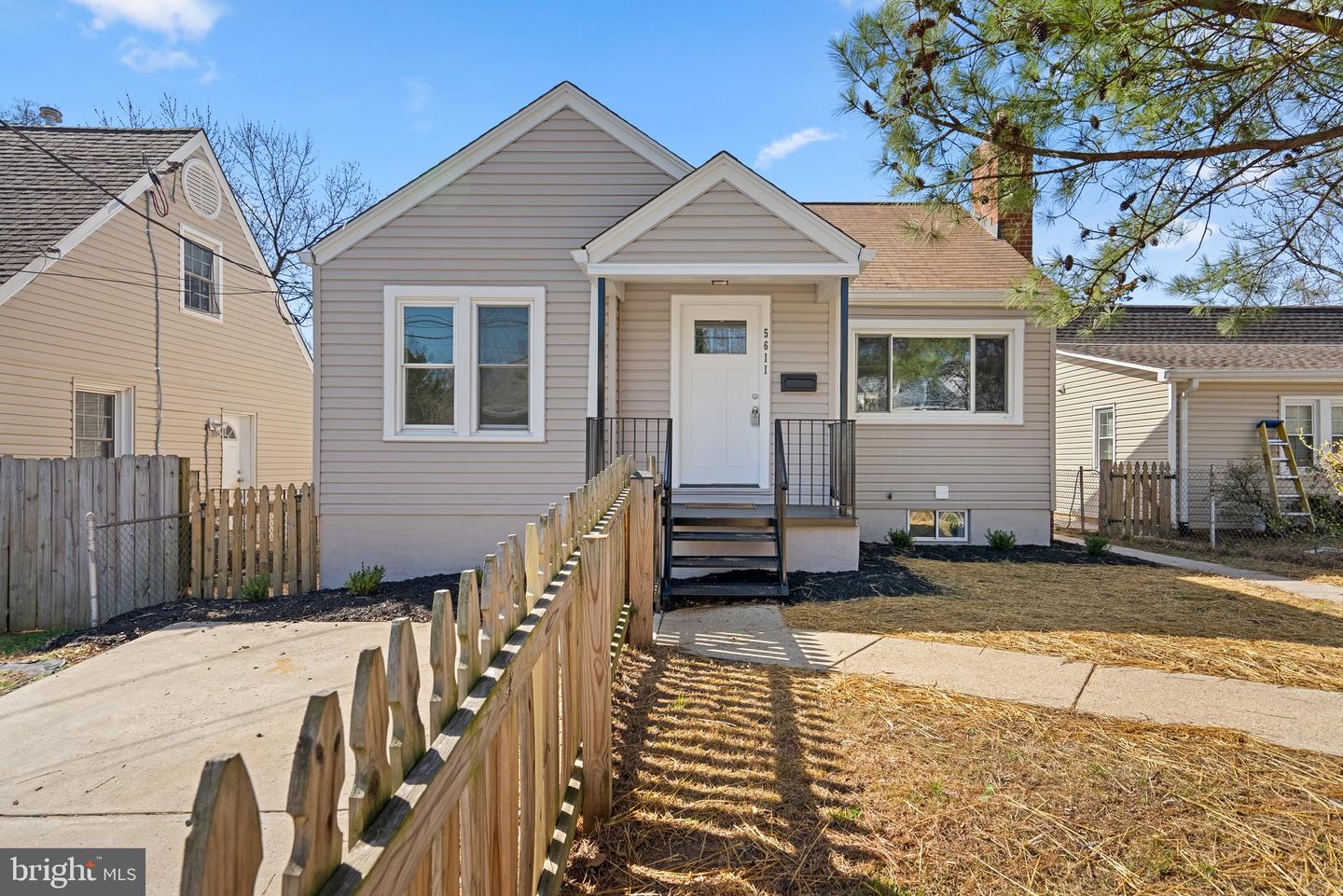 5611 Patterson St Property Photo