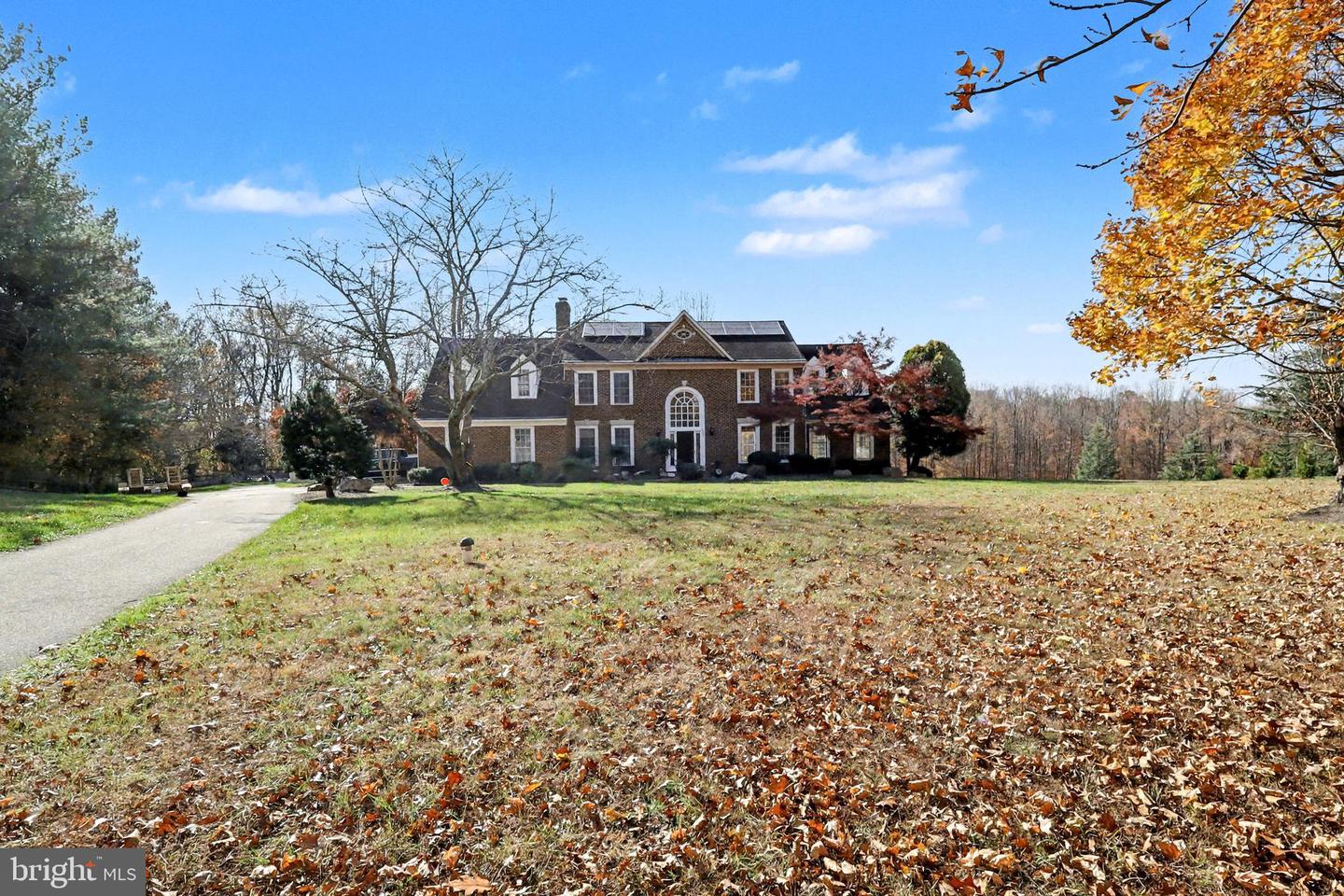 1215 Heritage Hills Dr Property Photo 1