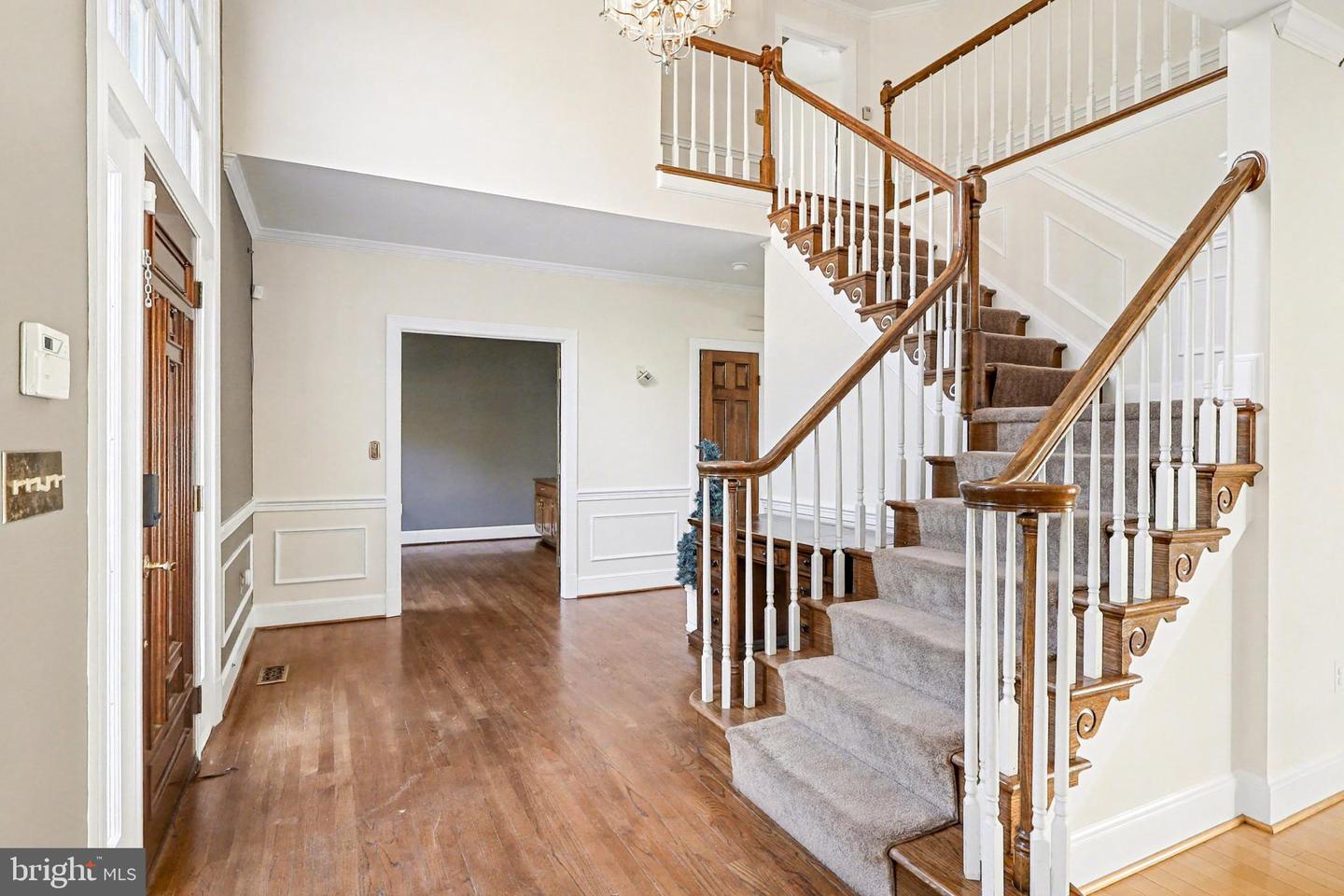 1215 Heritage Hills Dr Property Photo 2