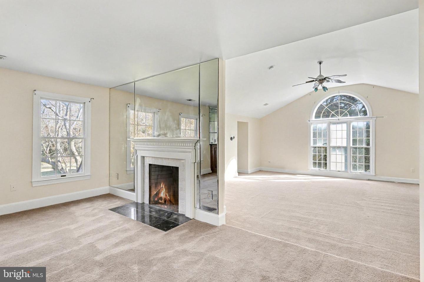 1215 Heritage Hills Dr Property Photo 17