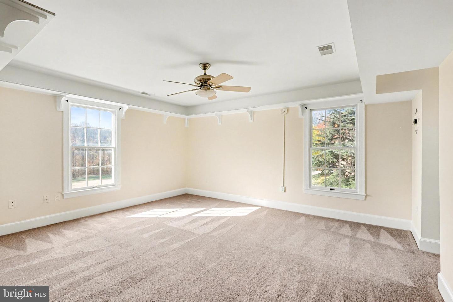 1215 Heritage Hills Dr Property Photo 31