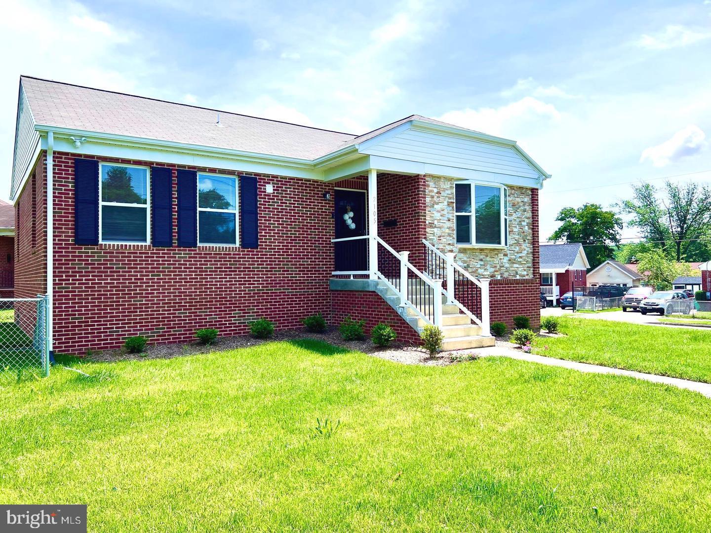 2105 Ruatan St Property Photo