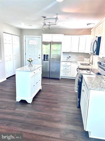 2105 Ruatan St Property Photo 9