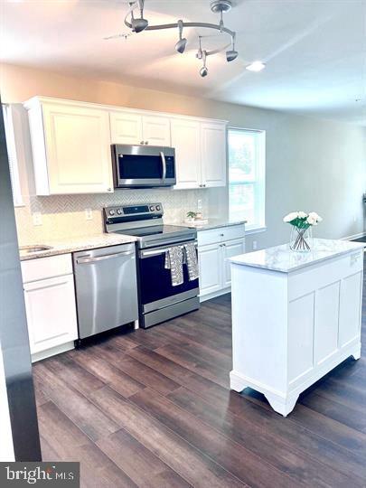 2105 Ruatan St Property Photo 10