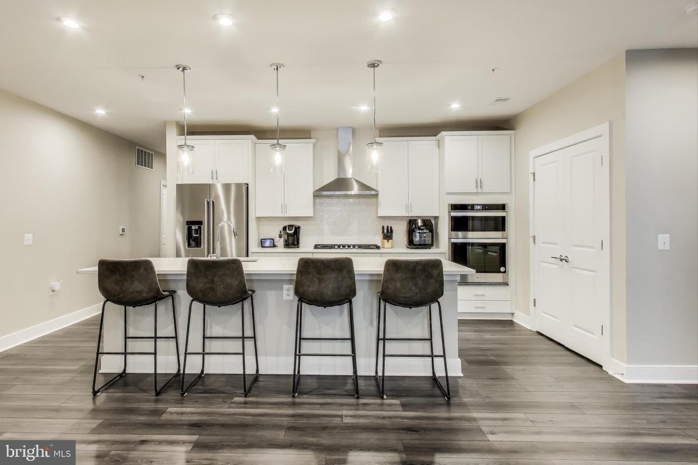 100 Saint Ives Pl #208 Property Photo 1