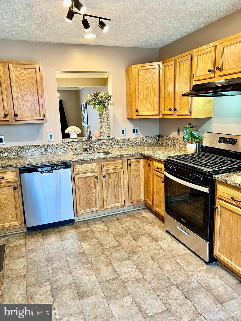 9018 Lake Largo Dr Property Photo 20