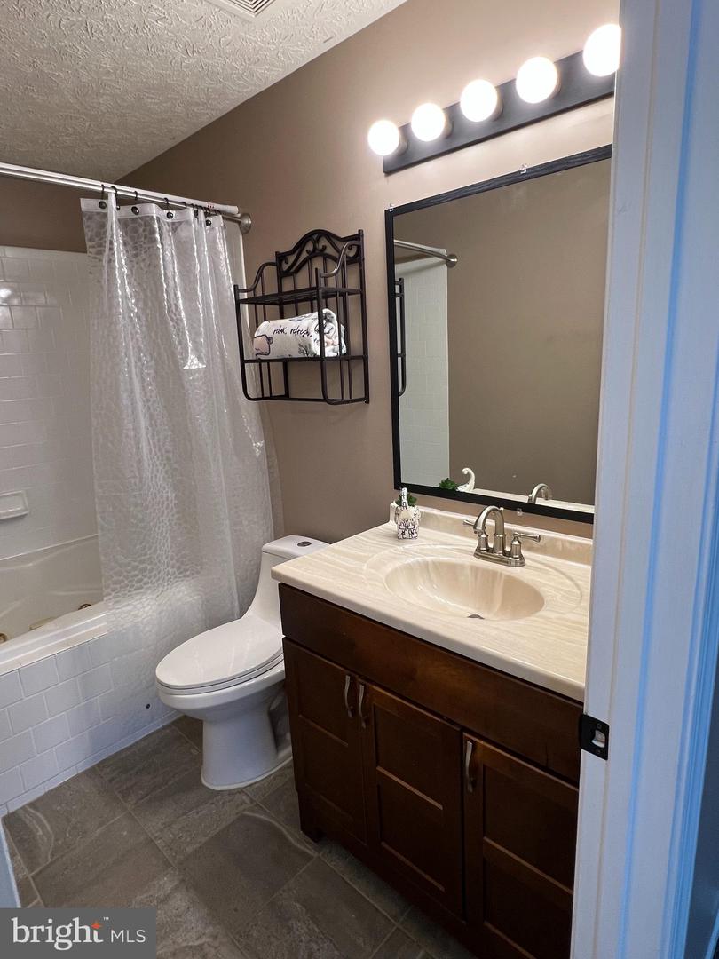 9018 Lake Largo Dr Property Photo 33