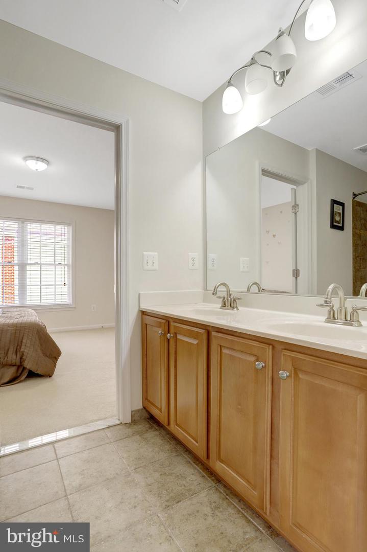 206 Garden Gate Ln Property Photo 36