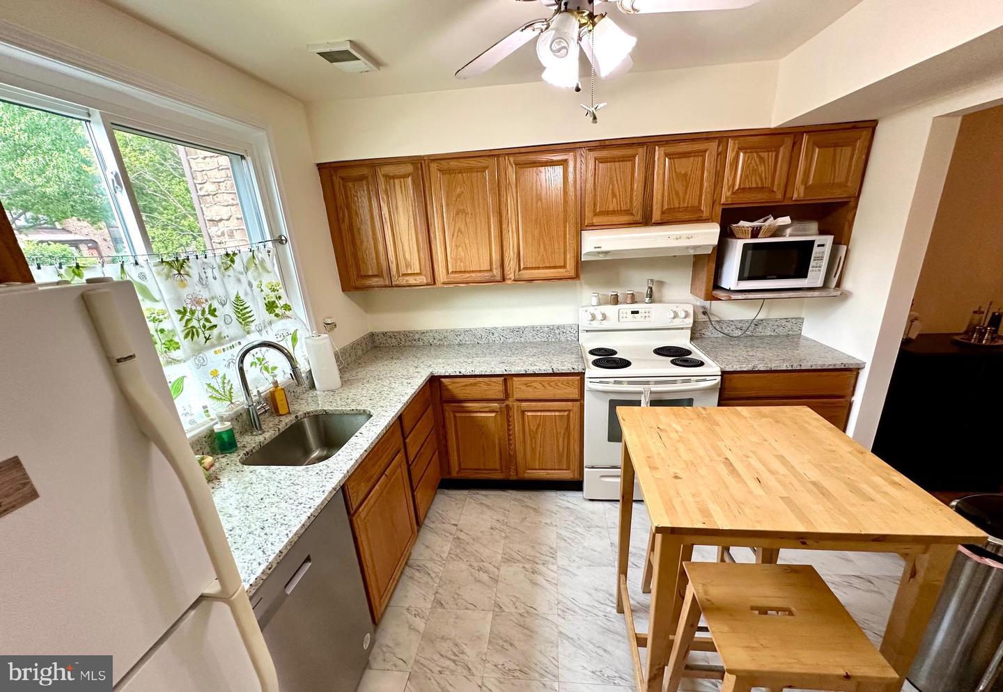 8115 Bird Ln Property Photo 8