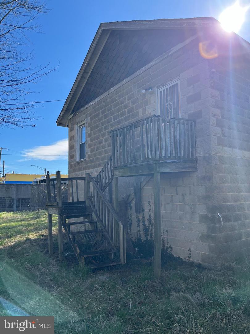 6190 Central Ave Property Photo 4