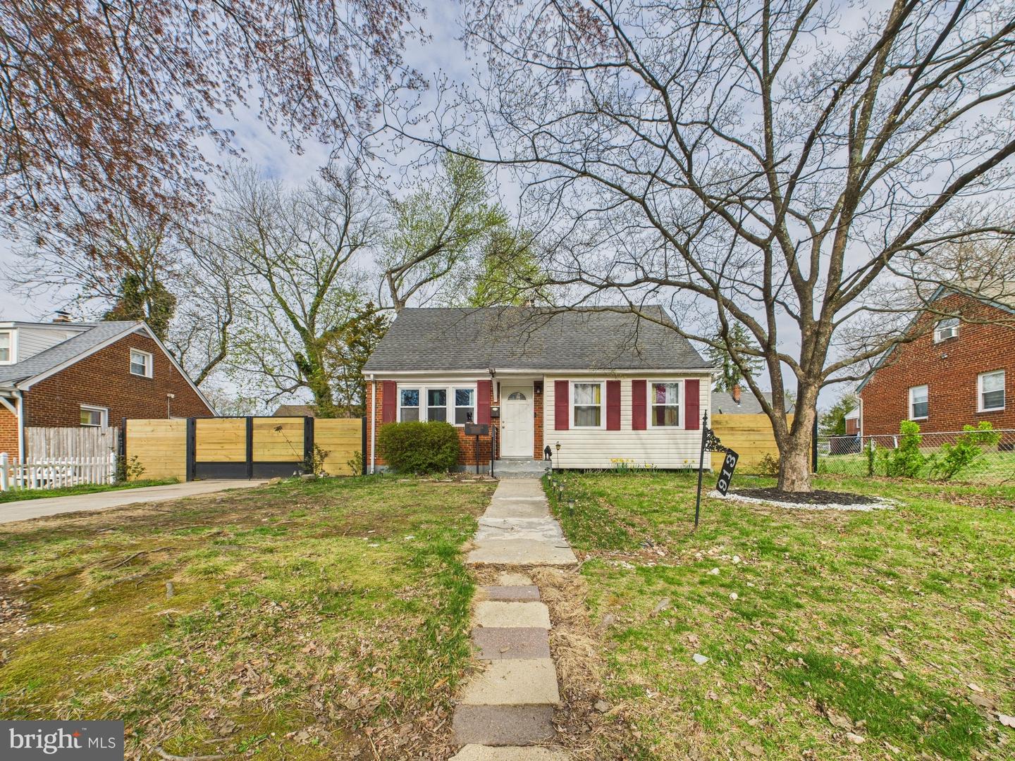 913 Brooke Rd Property Photo 3