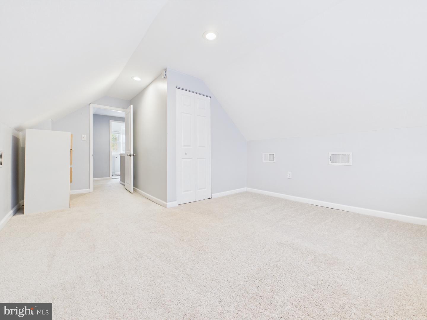 913 Brooke Rd Property Photo 15