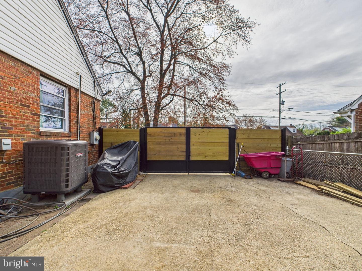 913 Brooke Rd Property Photo 30
